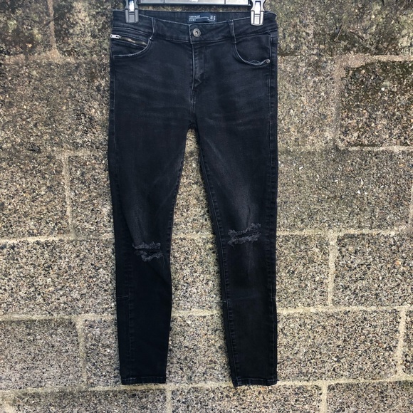 Zara Denim - 🛍Zara Trafaluc Black Skinny Slashed Knees Jeans